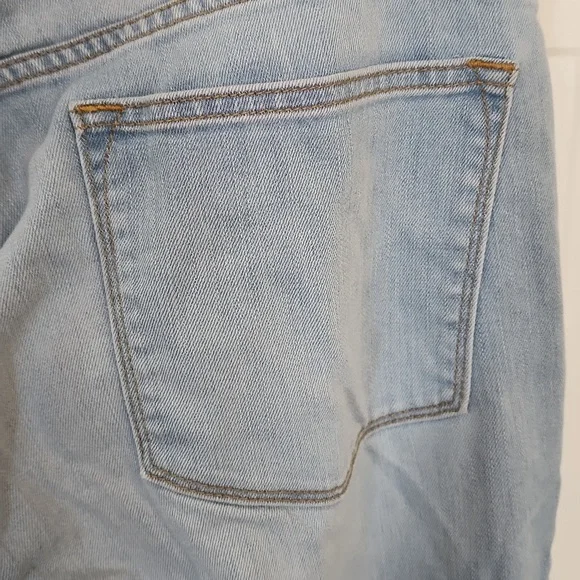 J. CREW Stretch Light Wash Denim. Style C6022.‎ Size 29. - Picture 5 of 7